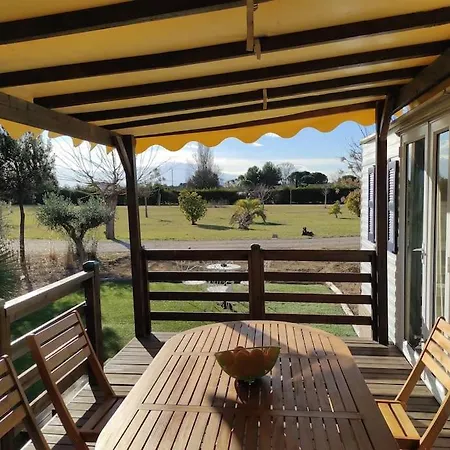 Mobil-home Dans Un Beau Cadre A 15 Km Des Plages. Appartement