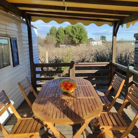 Mobil-home Dans Un Beau Cadre A 15 Km Des Plages. Lejlighed
