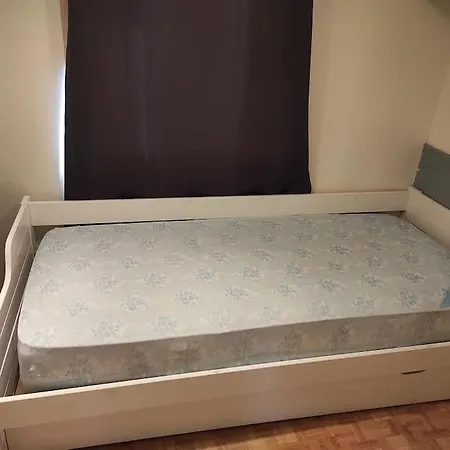 Mobil-home Dans Un Beau Cadre A 15 Km Des Plages. * Lunel (Herault)