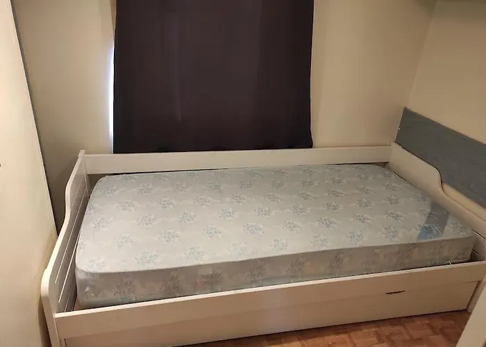 Mobil-home Dans Un Beau Cadre A 15 Km Des Plages. * Lunel